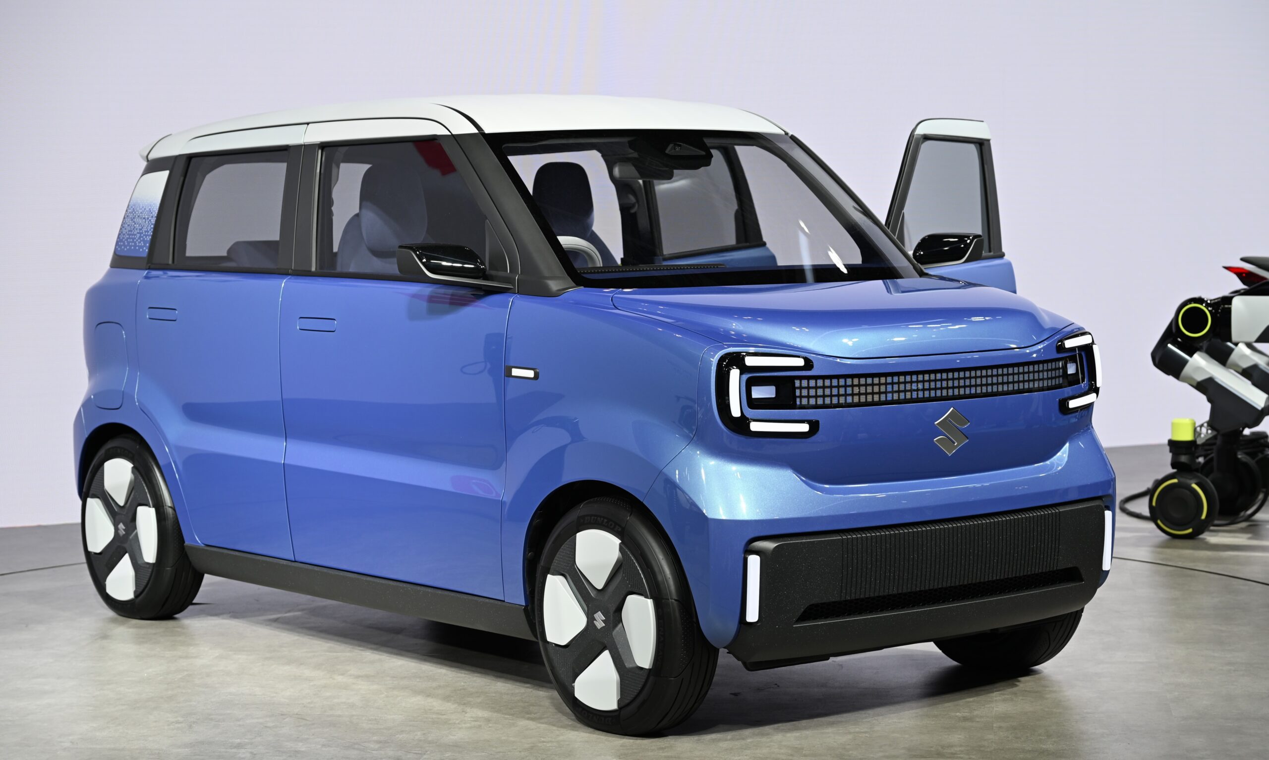 スズキ Vision e-Skyの外観